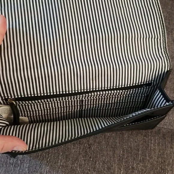 Set of 2 Minicci clutch purses. Black & pink floral - Picture 8 of 14